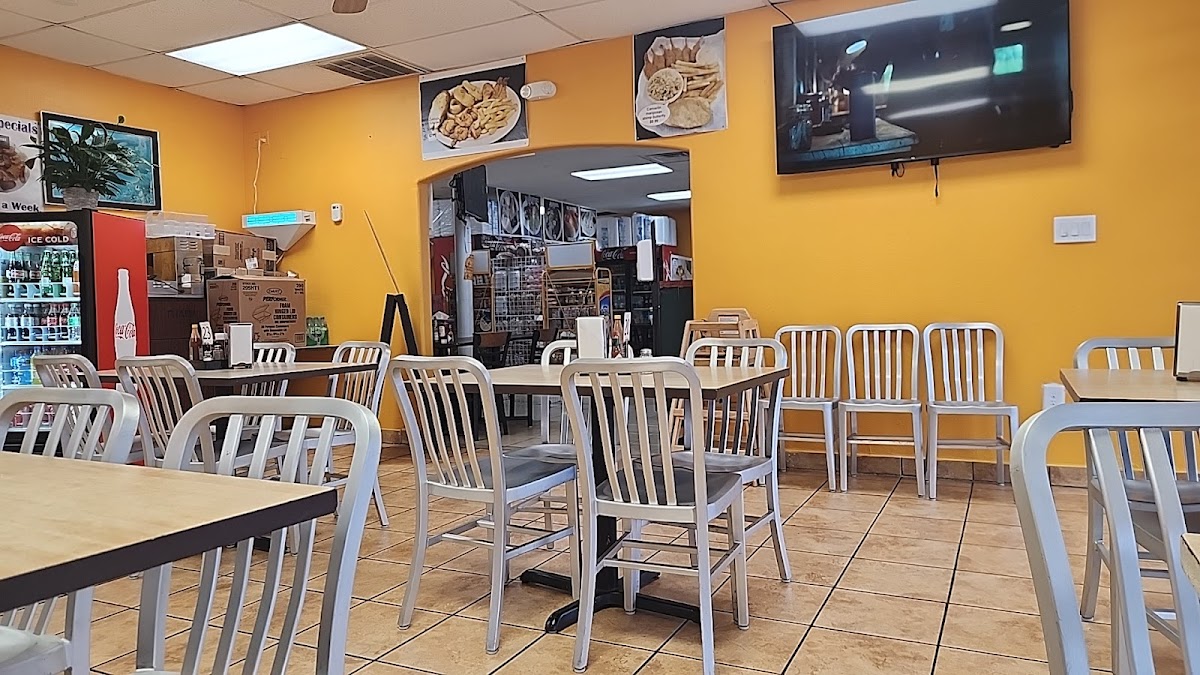 El Salvador Pupusas Y Mas